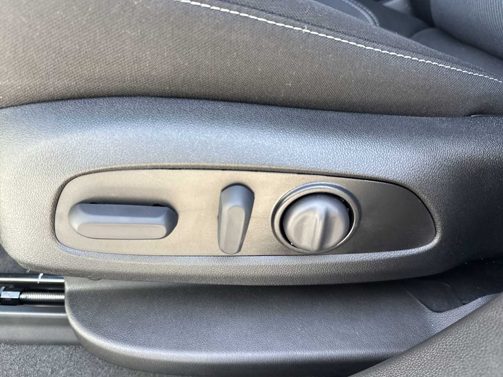 Thumbnail: 2025 Chevrolet Blazer - 21