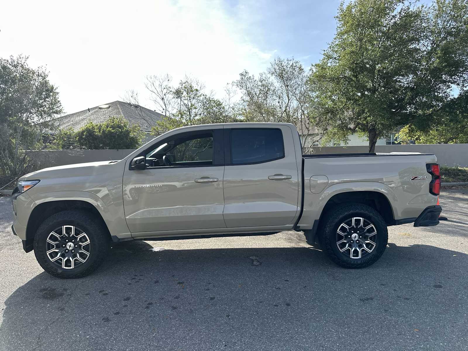 Thumbnail: 2023 Chevrolet Colorado - 3