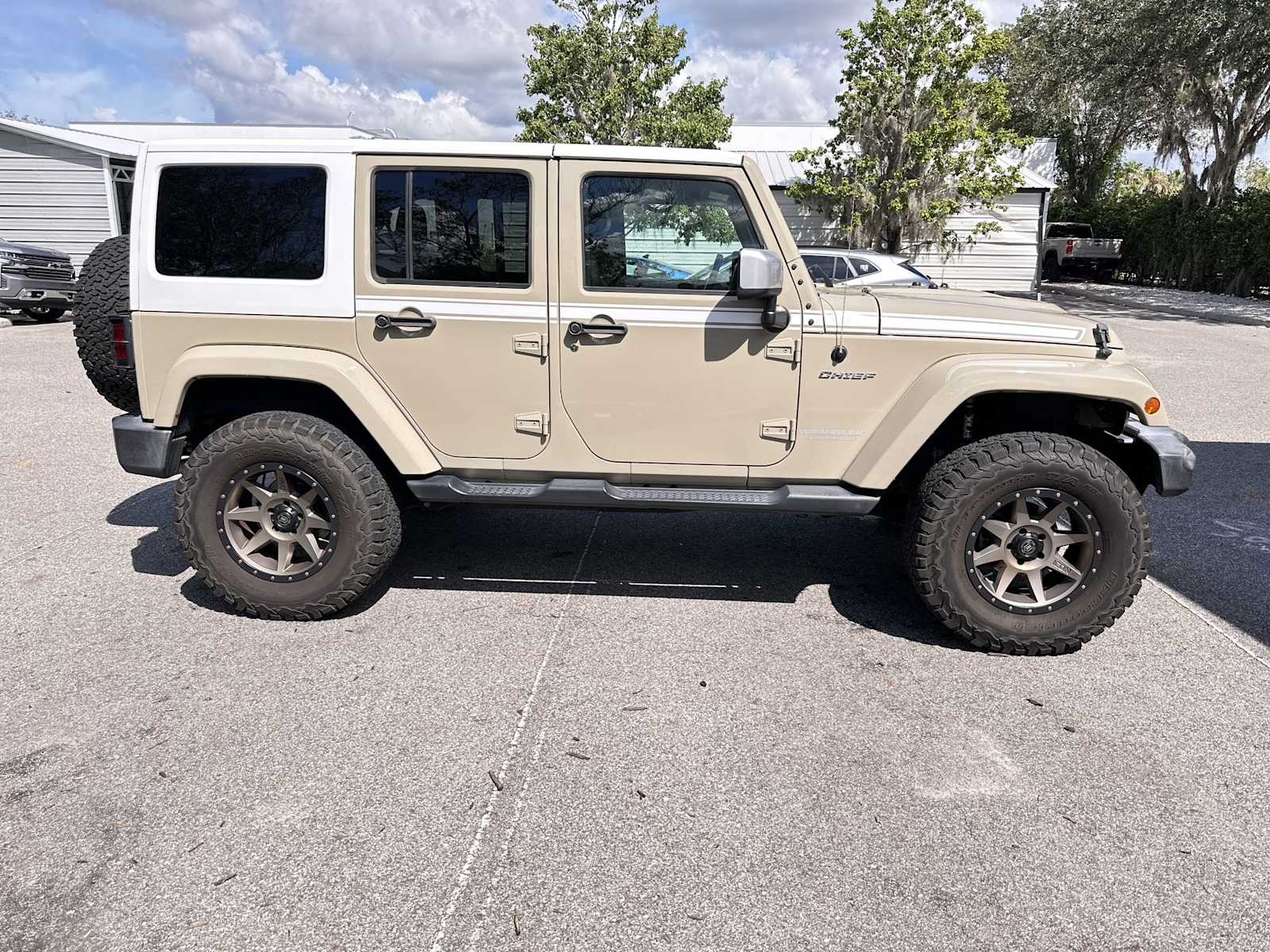 Thumbnail: 2017 Jeep Wrangler - 7