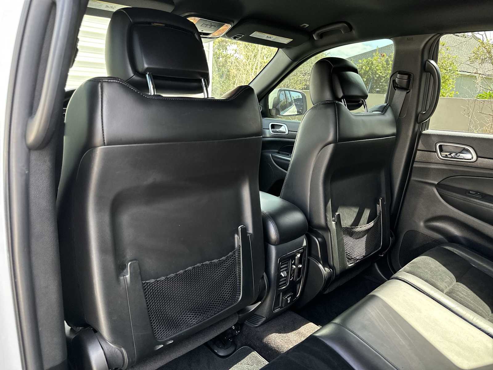 Thumbnail: 2018 Jeep Grand Cherokee - 16