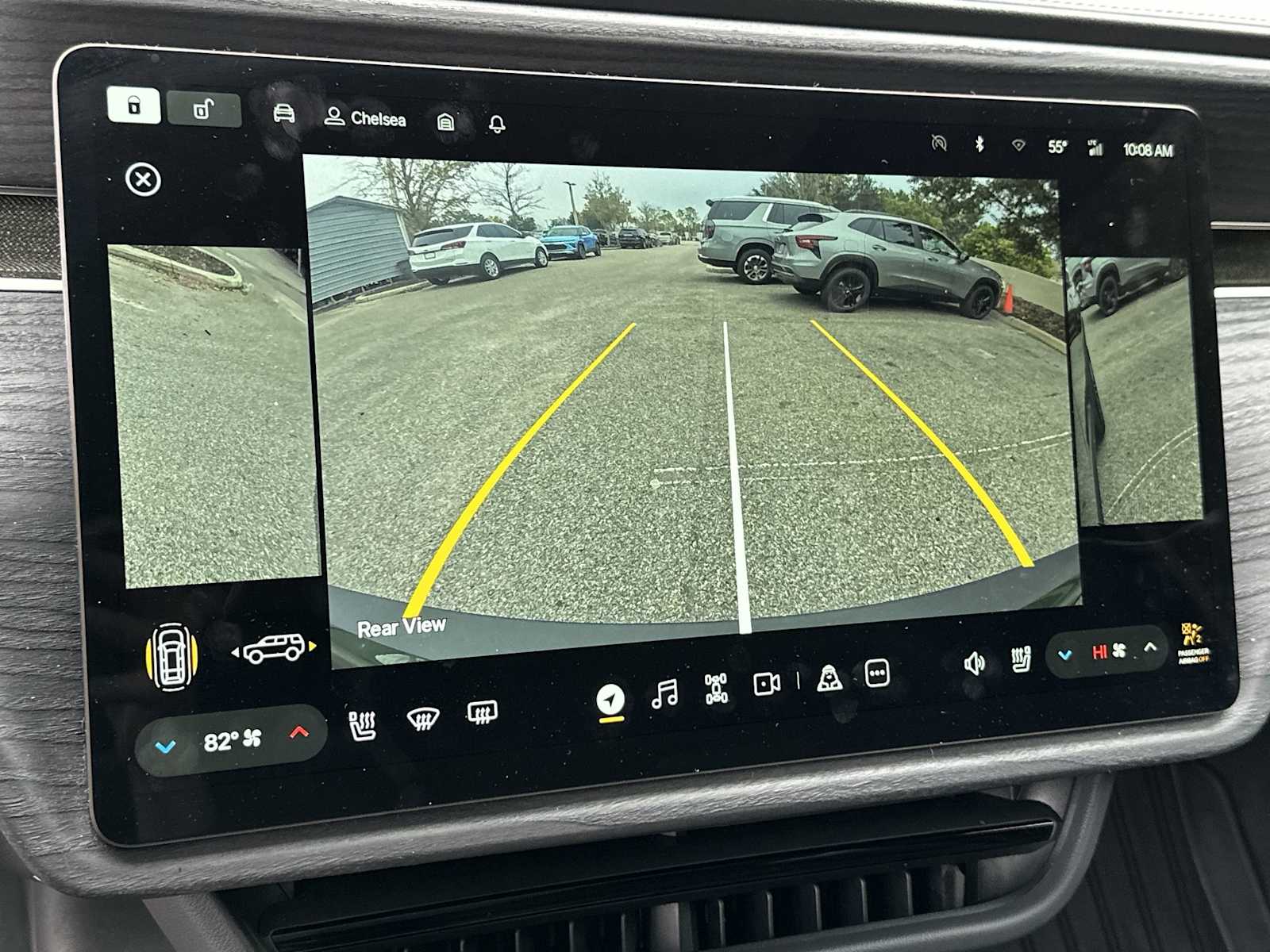 Thumbnail: 2025 Rivian R1S - 22