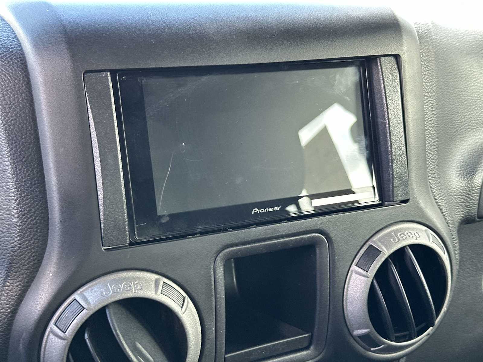 Thumbnail: 2017 Jeep Wrangler - 22