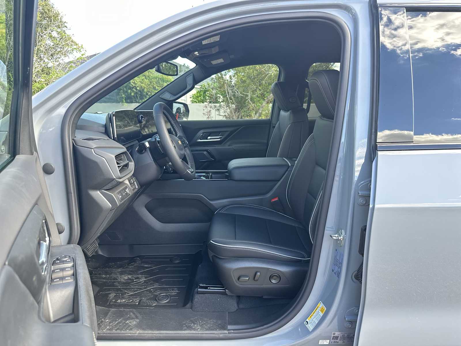 Thumbnail: 2026 Chevrolet Silverado EV - 2