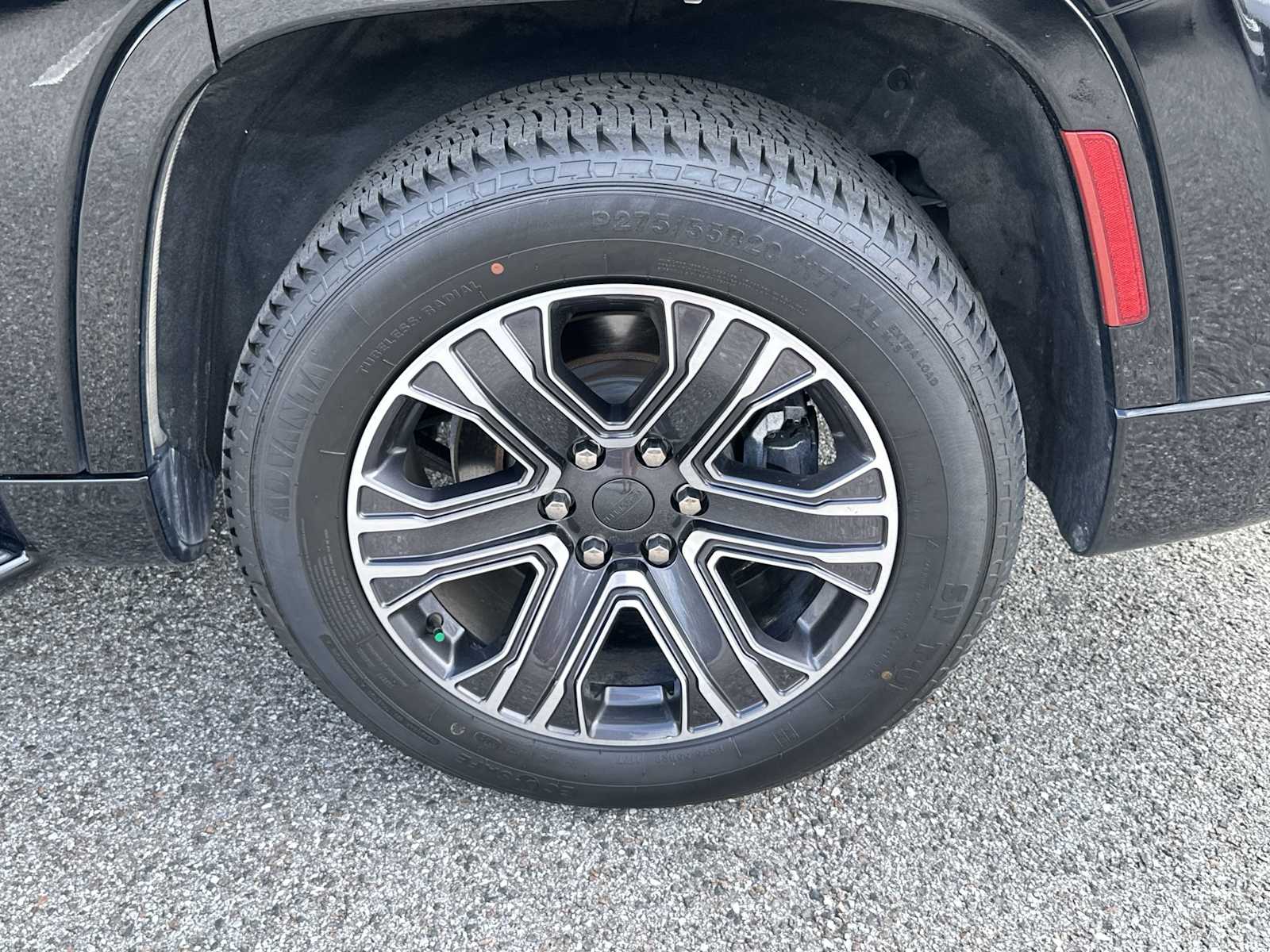 Thumbnail: 2023 Jeep Wagoneer - 12