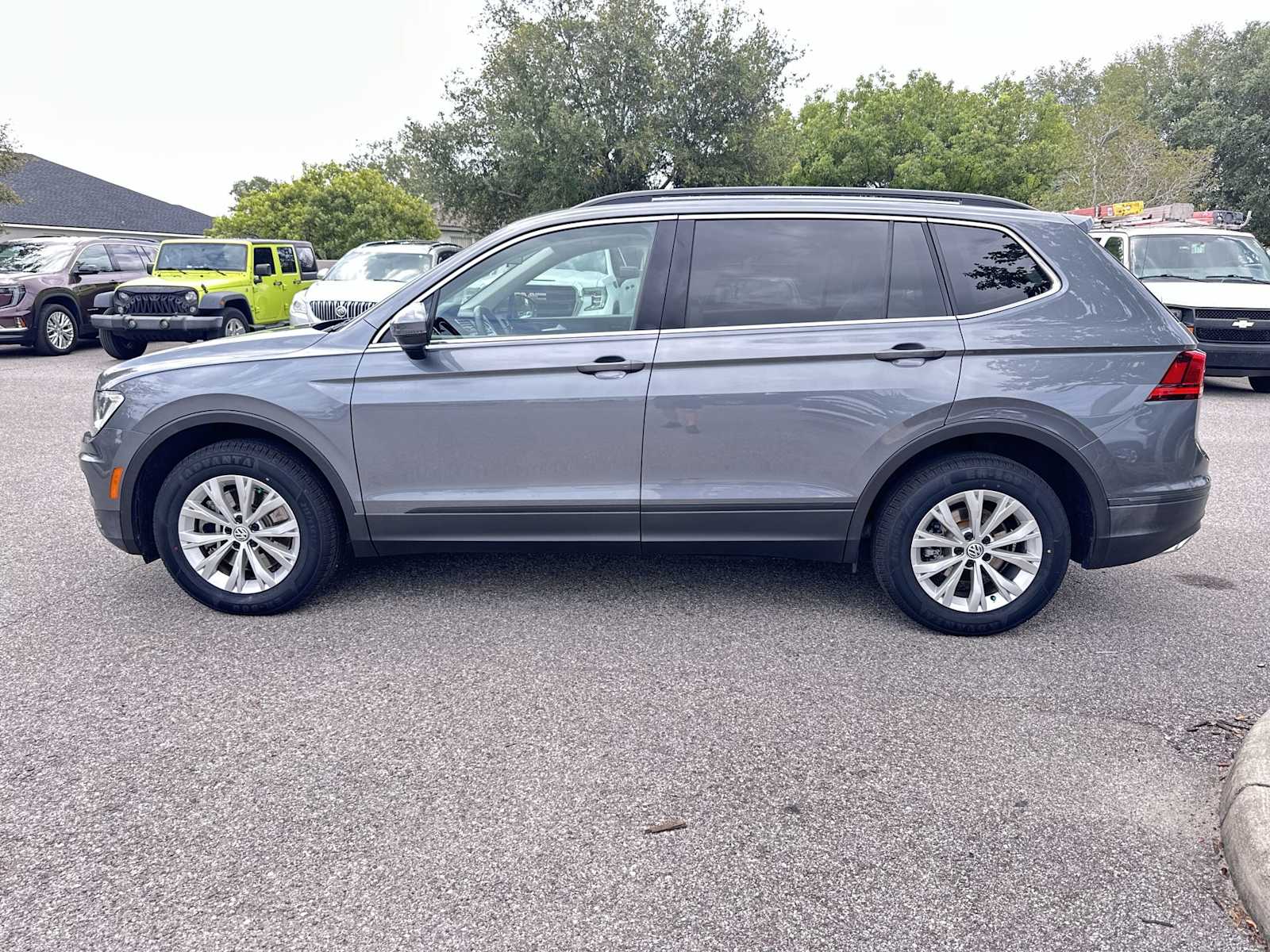 Thumbnail: 2019 Volkswagen Tiguan - 3