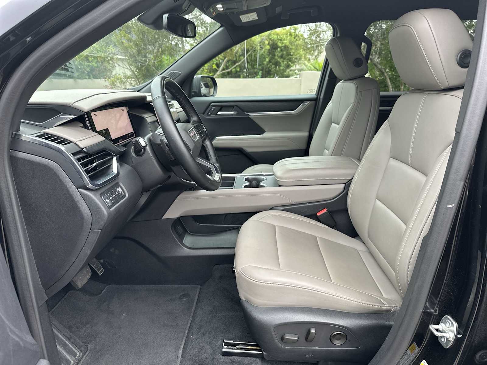 Thumbnail: 2024 GMC Acadia - 15