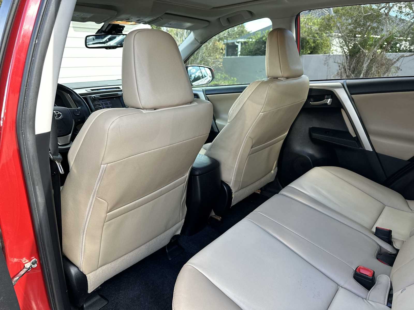 Thumbnail: 2015 Toyota RAV4 - 16