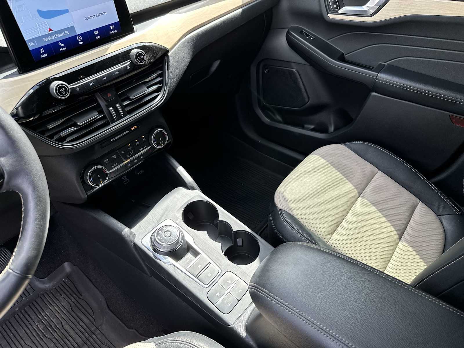 Thumbnail: 2022 Ford Escape - 21