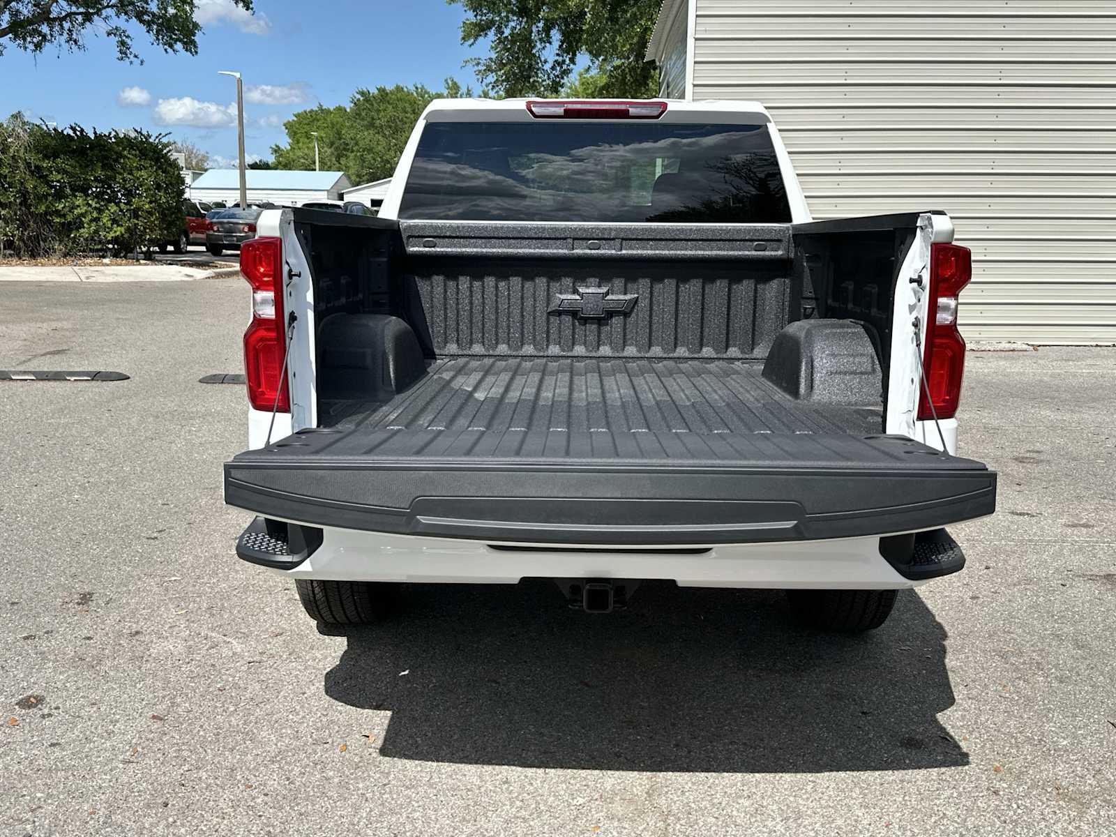 Thumbnail: 2026 Chevrolet Silverado 1500 - 25