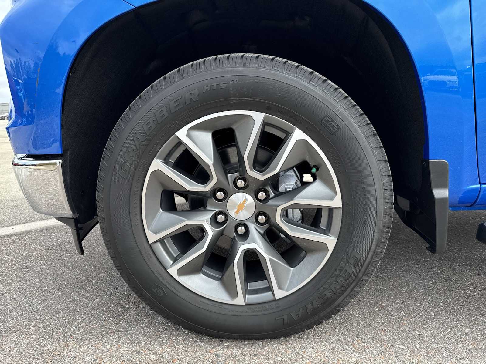 2025 Chevrolet Silverado 1500 LT 18