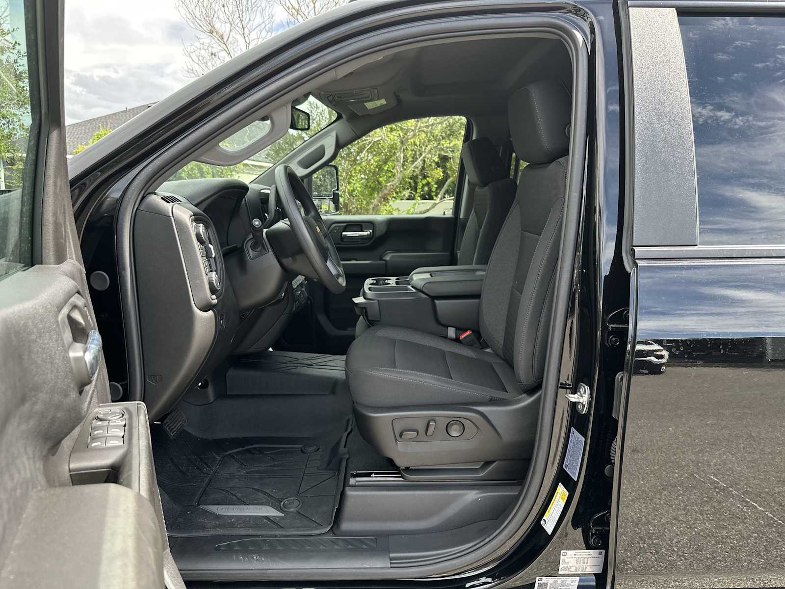 Thumbnail: 2025 Chevrolet Silverado 2500 - 2