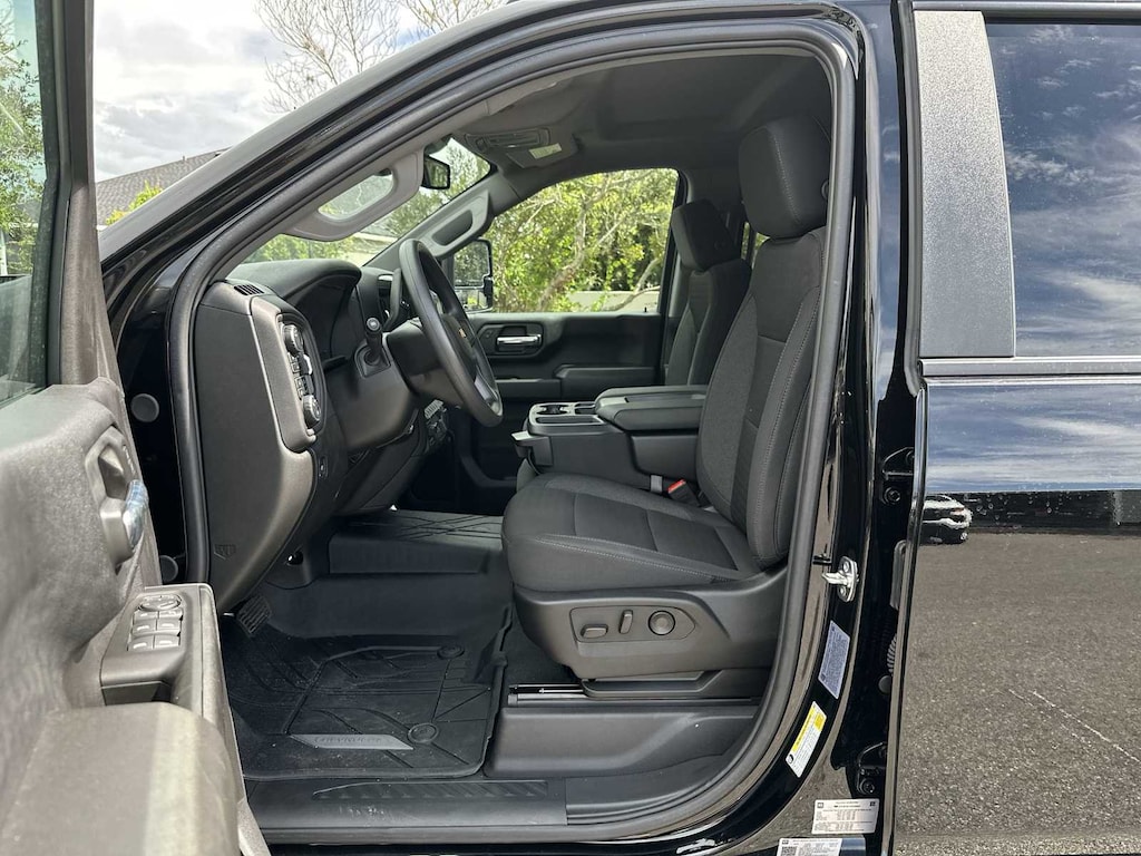 New 2025 Chevrolet Silverado 2500 HD Custom Truck Crew Cab