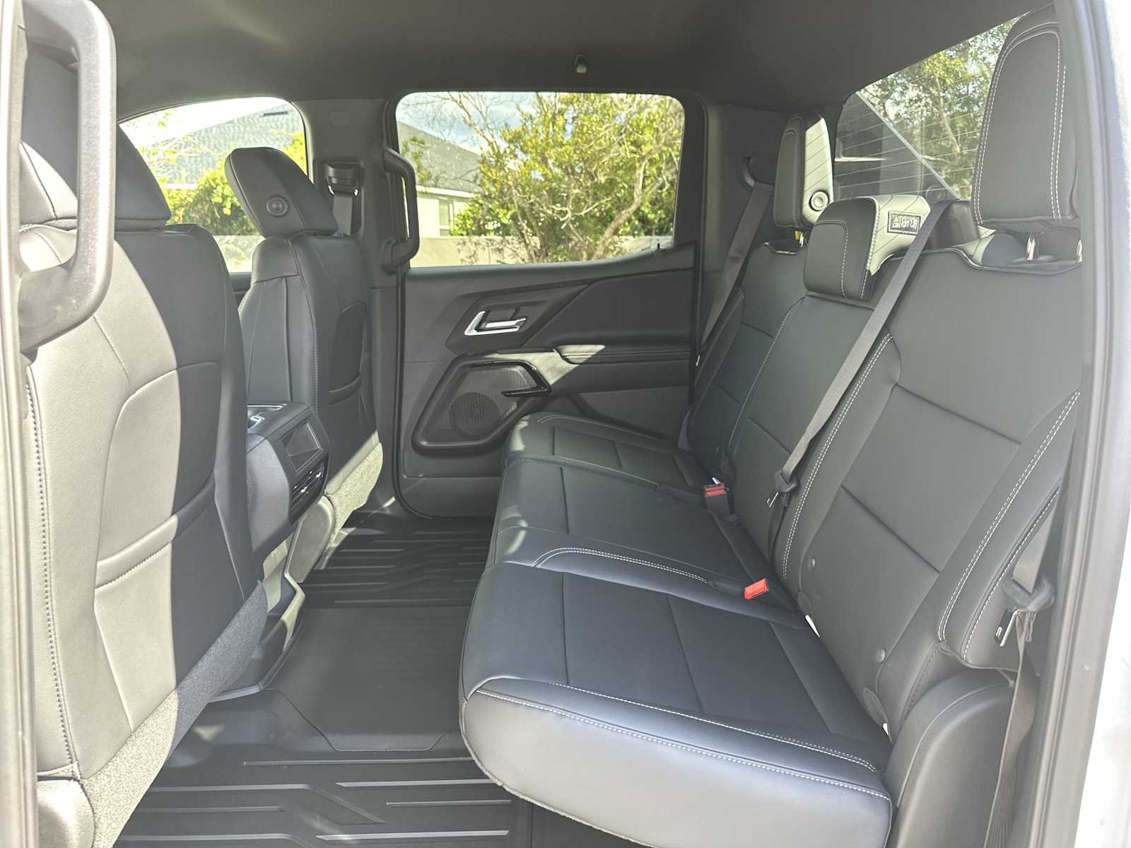 Thumbnail: 2026 Chevrolet Silverado EV - 17