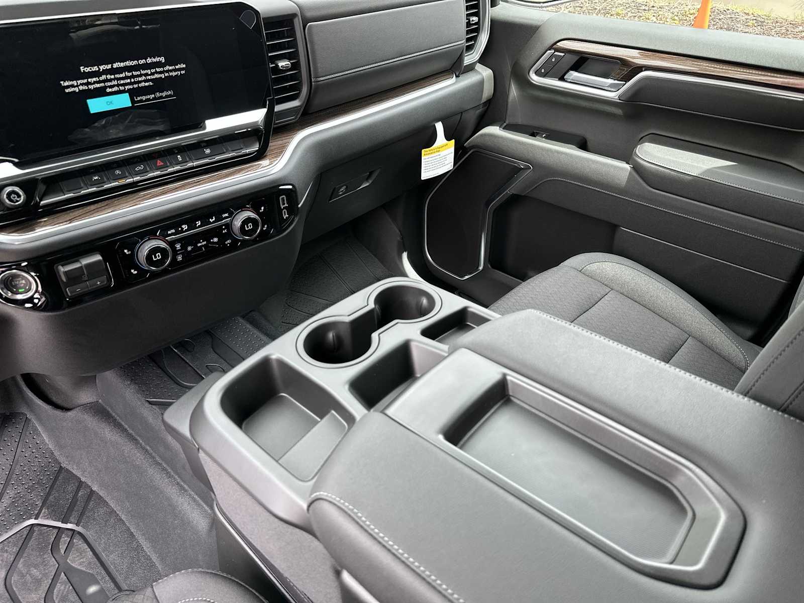 Thumbnail: 2026 Chevrolet Silverado 1500 - 22