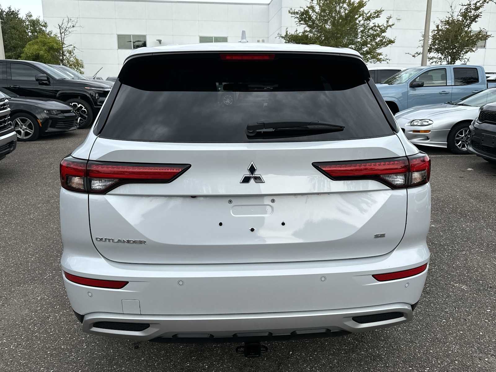 Thumbnail: 2024 Mitsubishi Outlander - 5