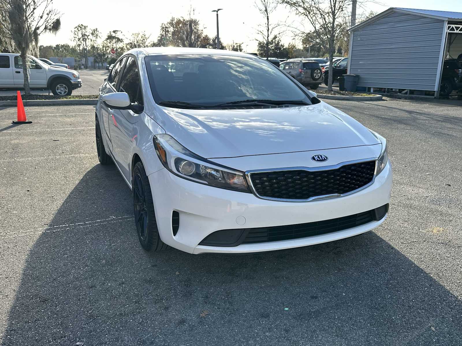 Thumbnail: 2018 Kia Forte - 8