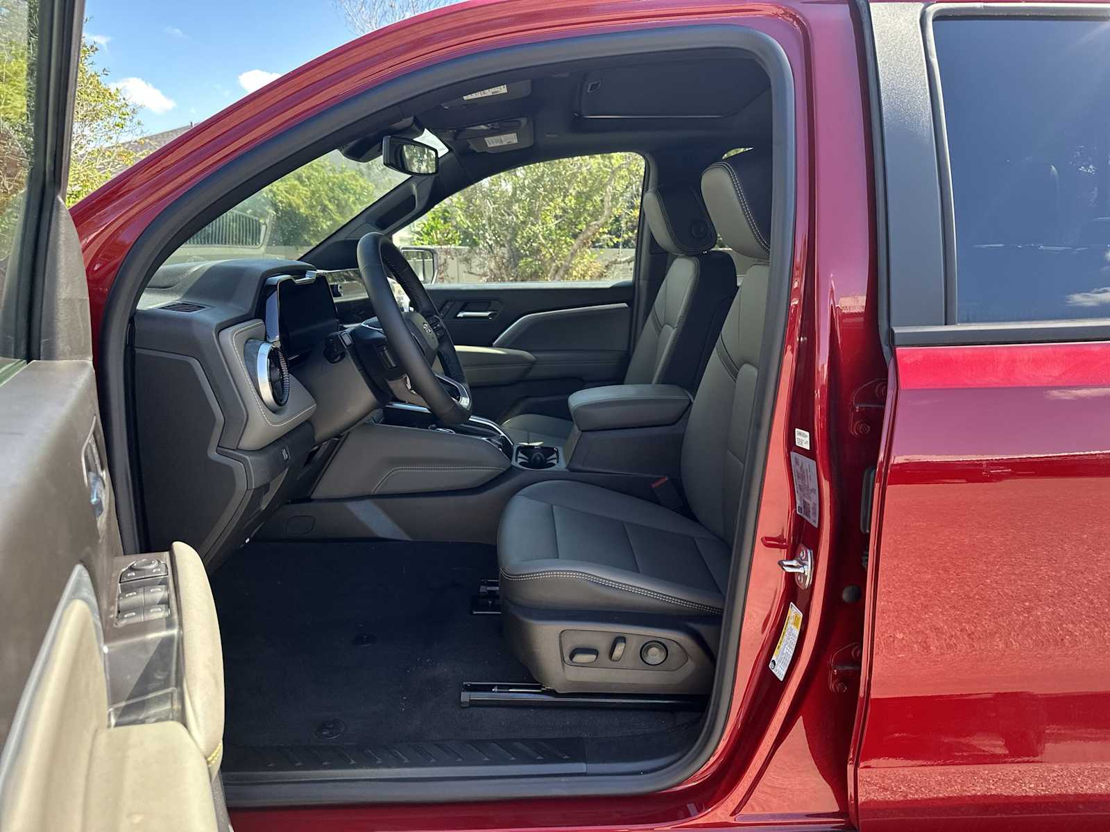 Thumbnail: 2026 Chevrolet Colorado - 2