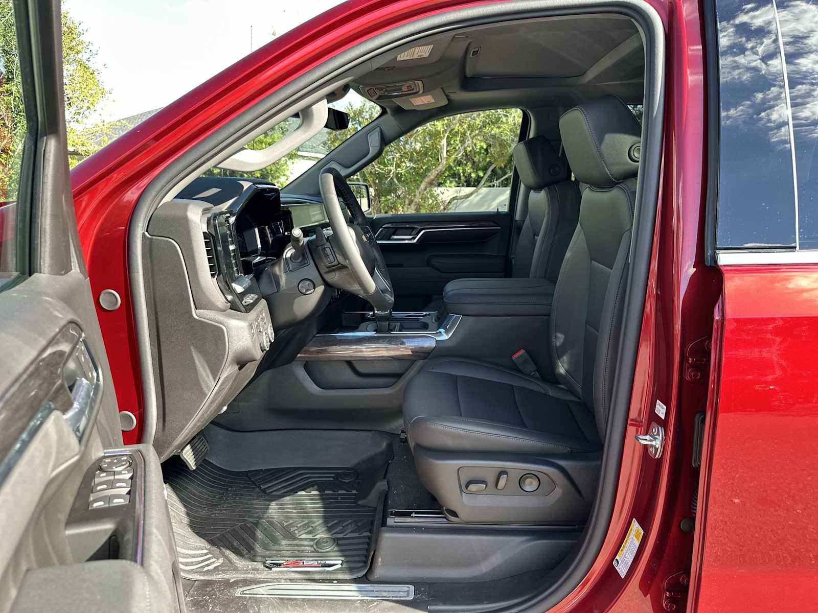 Thumbnail: 2026 Chevrolet Silverado 1500 - 2