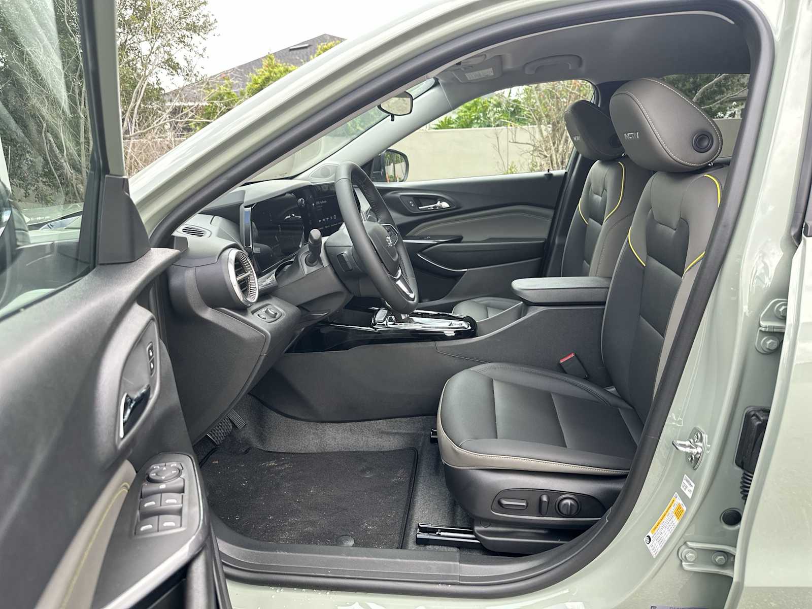 Thumbnail: 2026 Chevrolet Trax - 2