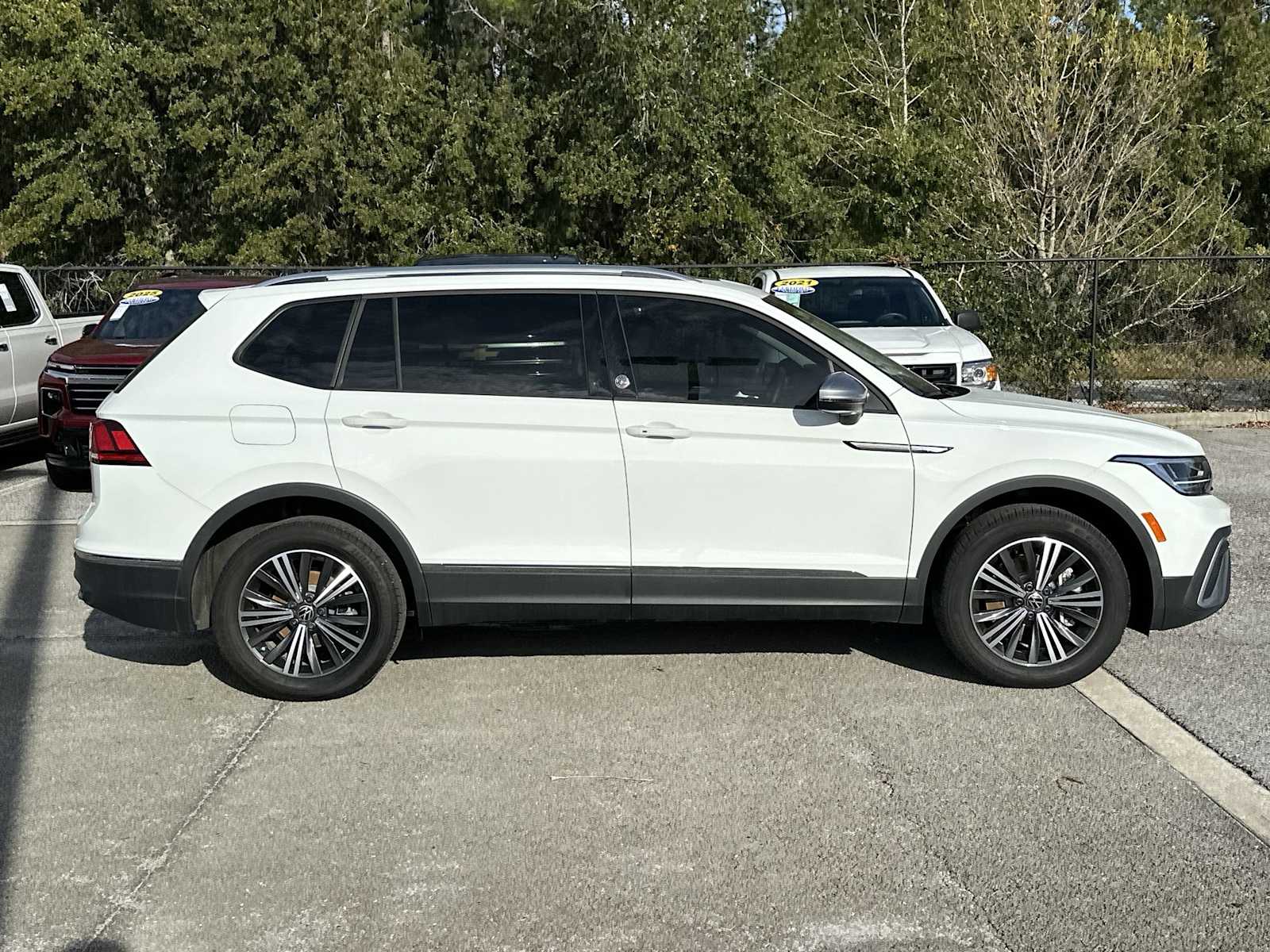 Thumbnail: 2024 Volkswagen Tiguan - 7