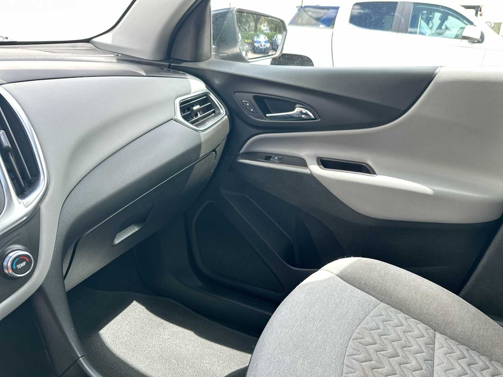 Thumbnail: 2022 Chevrolet Equinox - 3
