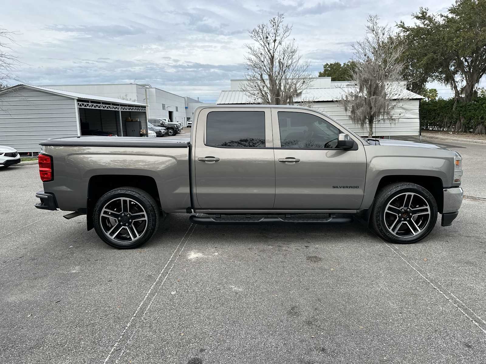 Thumbnail: 2017 Chevrolet Silverado 1500 - 7