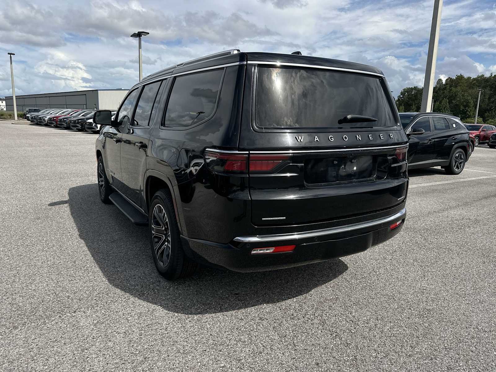 Thumbnail: 2023 Jeep Wagoneer - 4