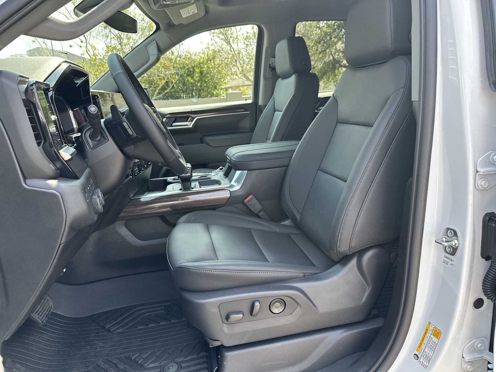 Thumbnail: 2026 Chevrolet Silverado 1500 - 2