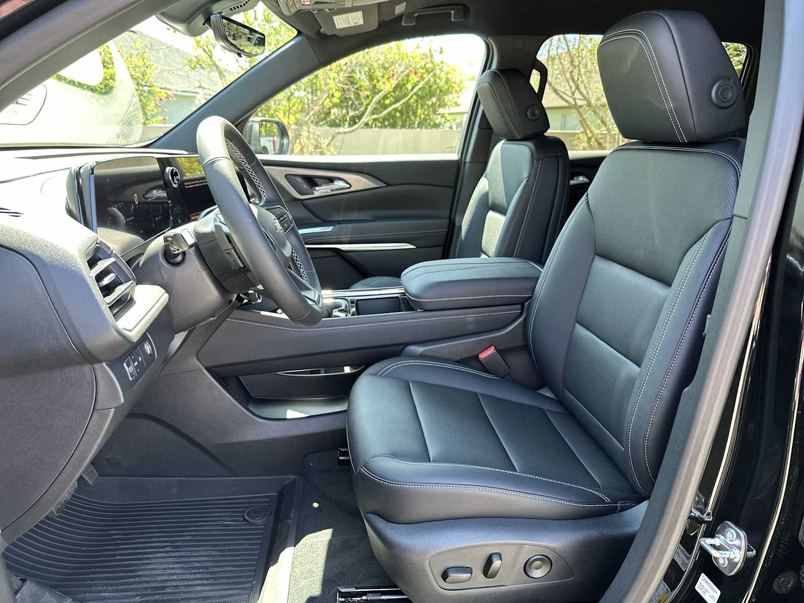 Thumbnail: 2026 Chevrolet Traverse - 15