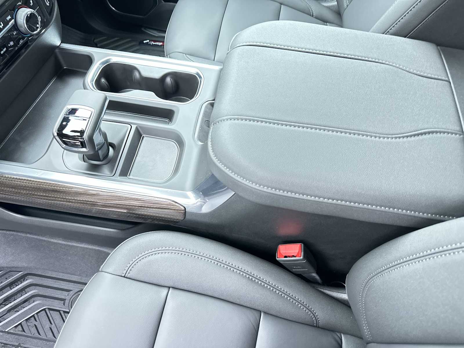 Thumbnail: 2026 Chevrolet Silverado 1500 - 21