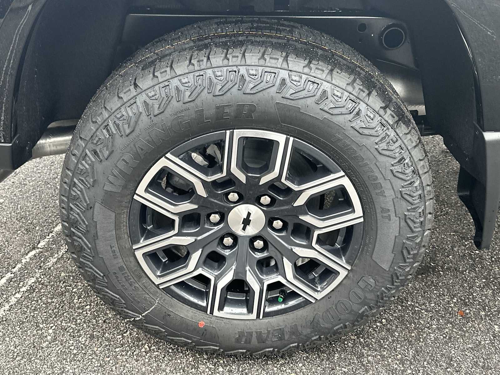 Thumbnail: 2026 Chevrolet Colorado - 12