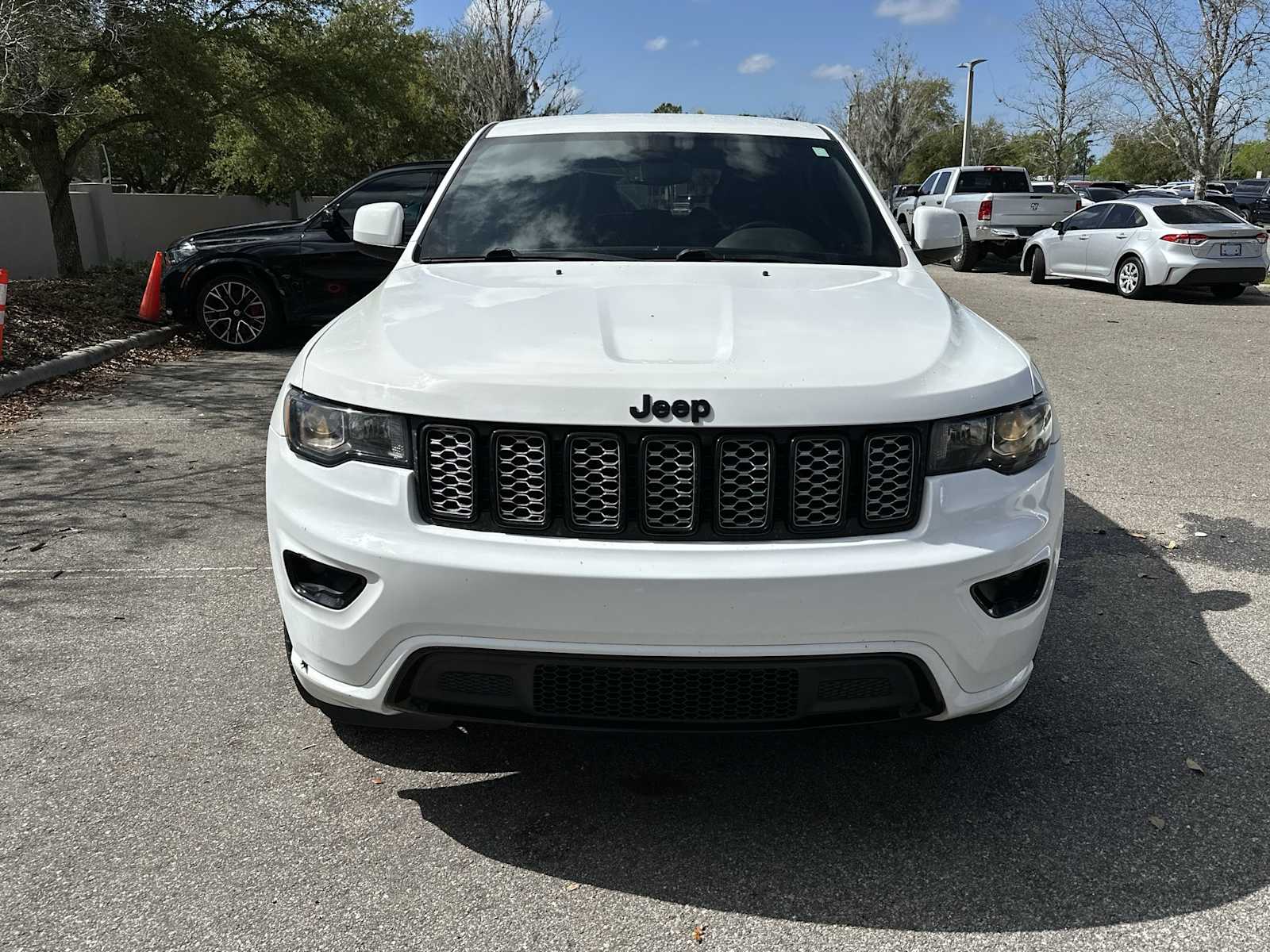 Thumbnail: 2018 Jeep Grand Cherokee - 9