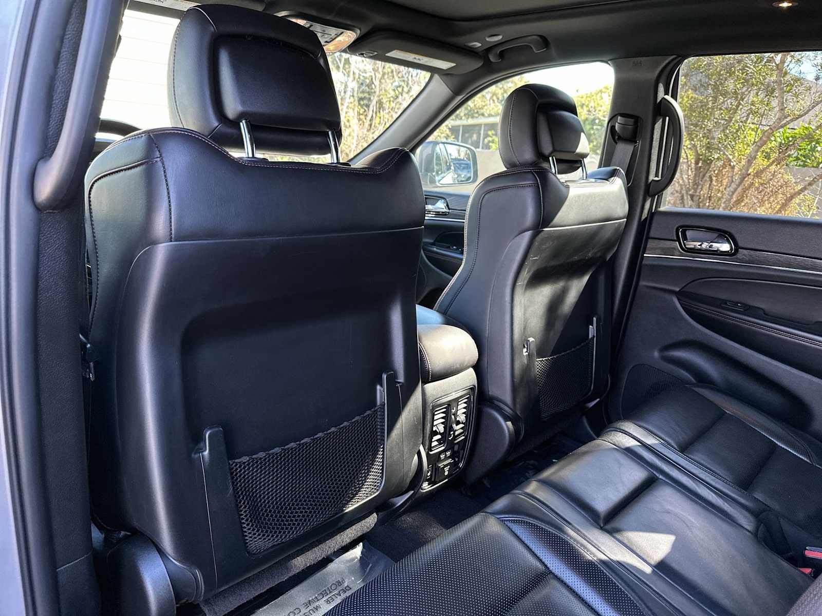 Thumbnail: 2020 Jeep Grand Cherokee - 16