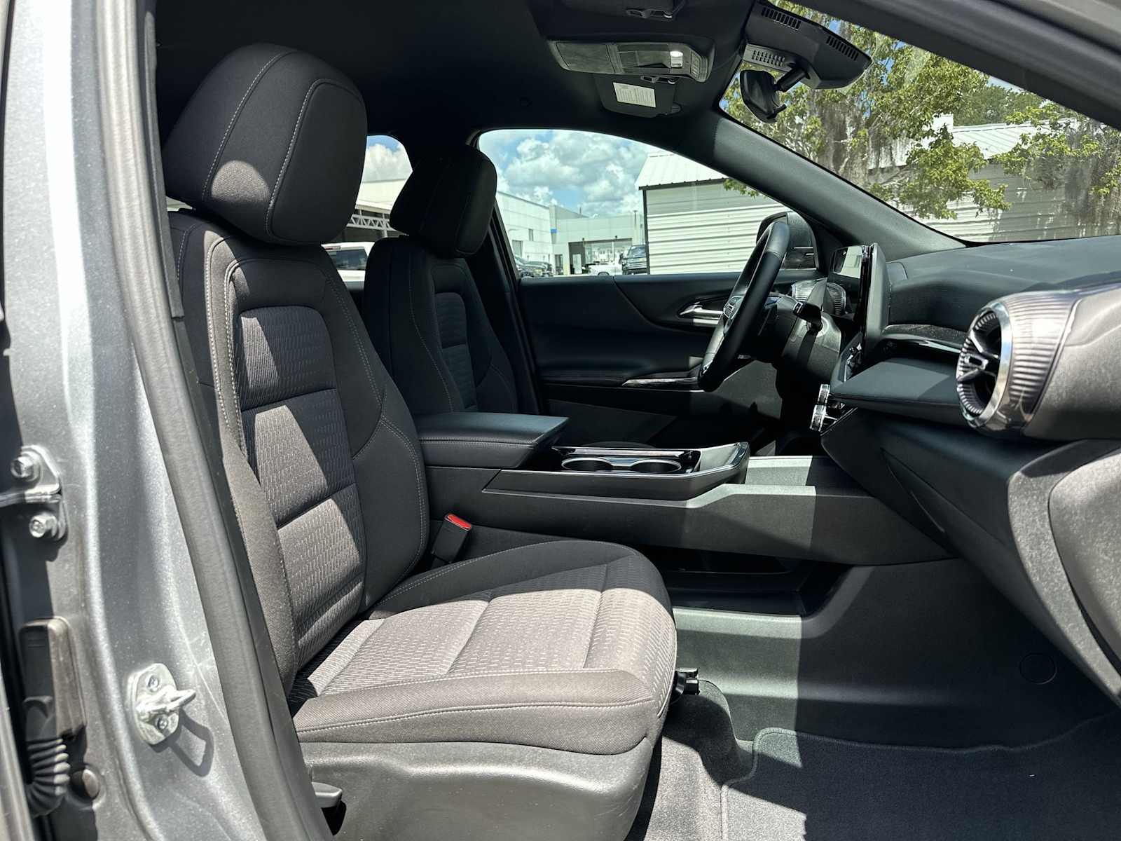 Thumbnail: 2025 Chevrolet Equinox - 33