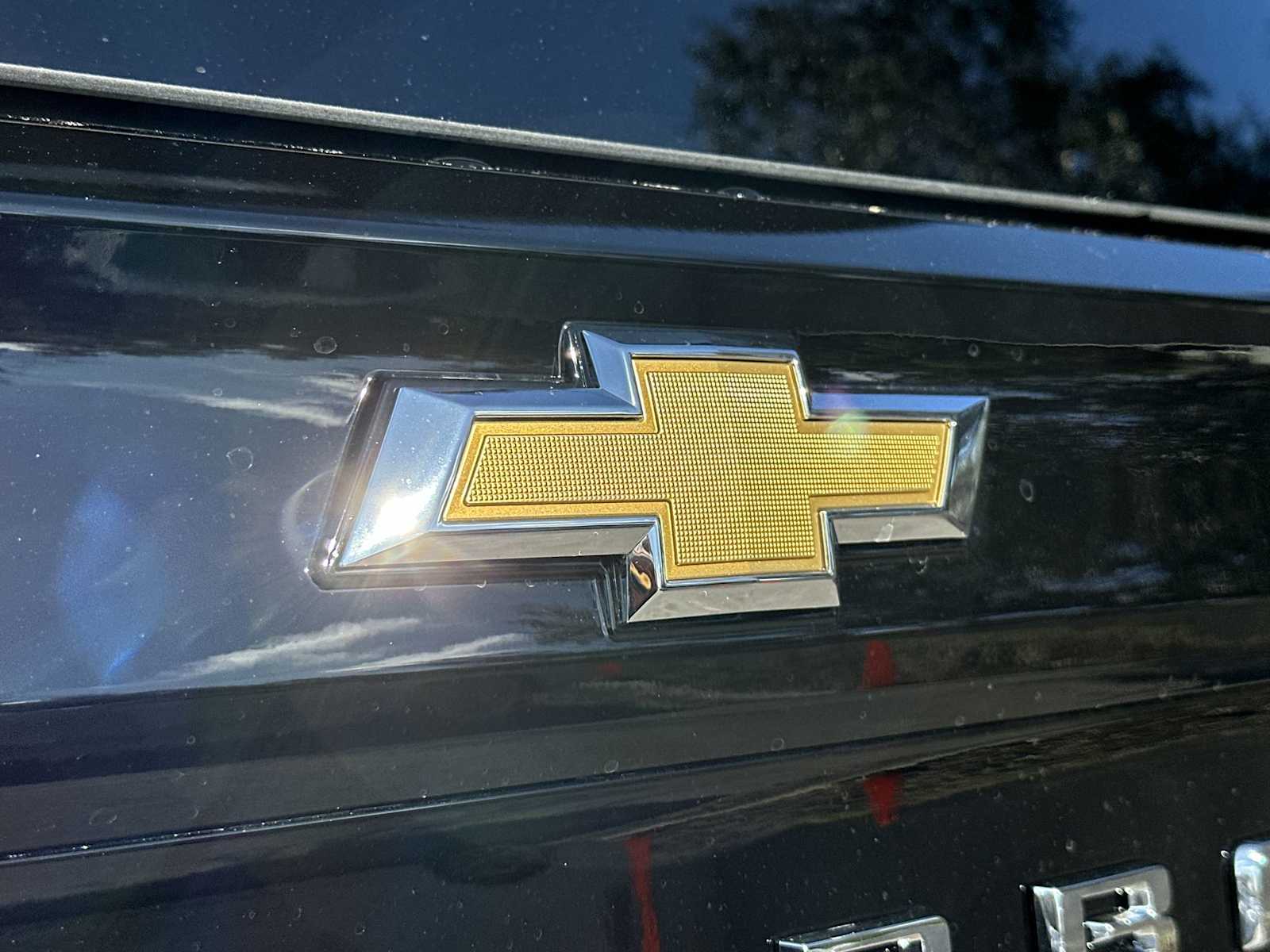 Thumbnail: 2026 Chevrolet Suburban - 10