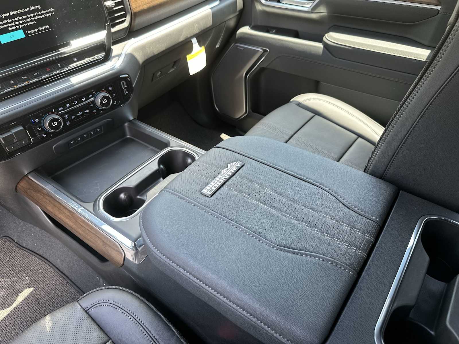Thumbnail: 2026 Chevrolet Silverado 3500 - 22