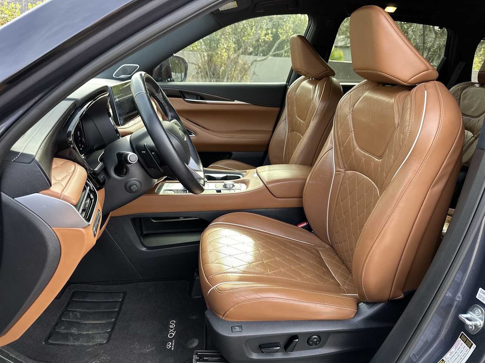 Thumbnail: 2022 INFINITI QX60 - 15