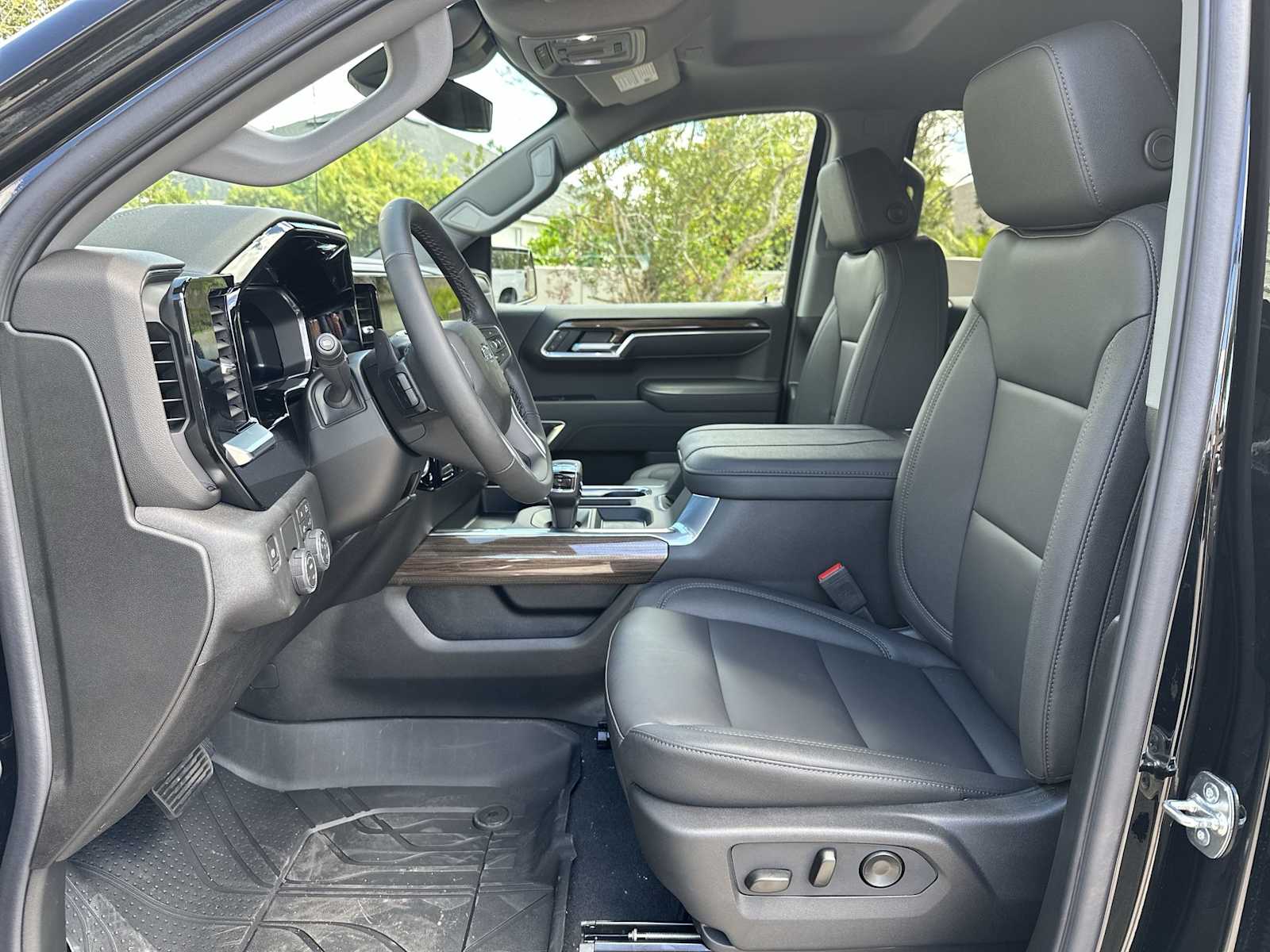 Thumbnail: 2026 Chevrolet Silverado 1500 - 15