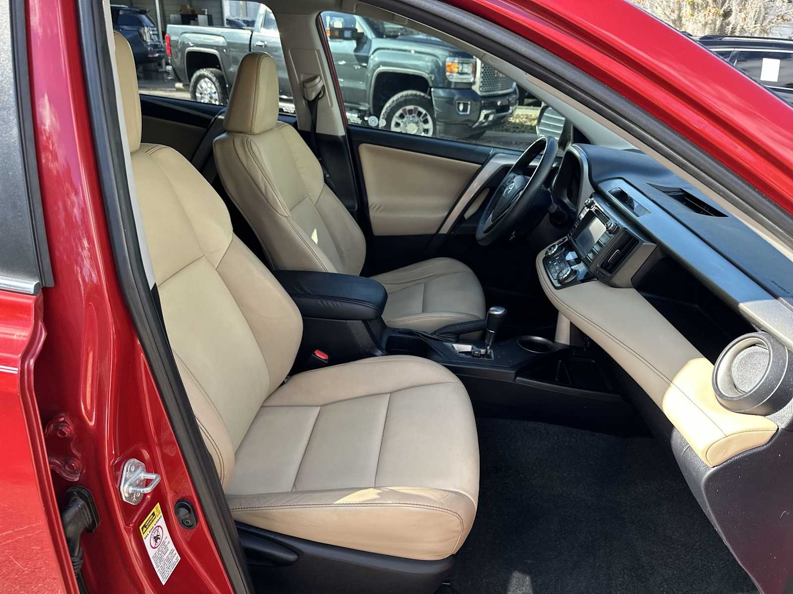 Thumbnail: 2015 Toyota RAV4 - 19