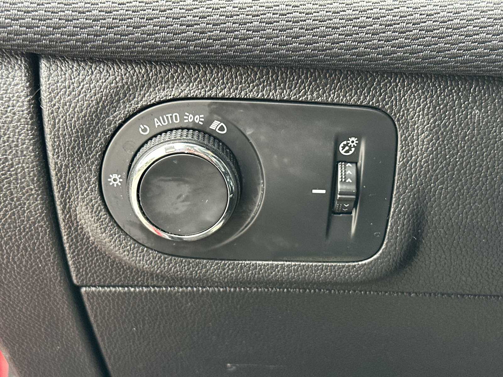 Thumbnail: 2018 Chevrolet Cruze - 29