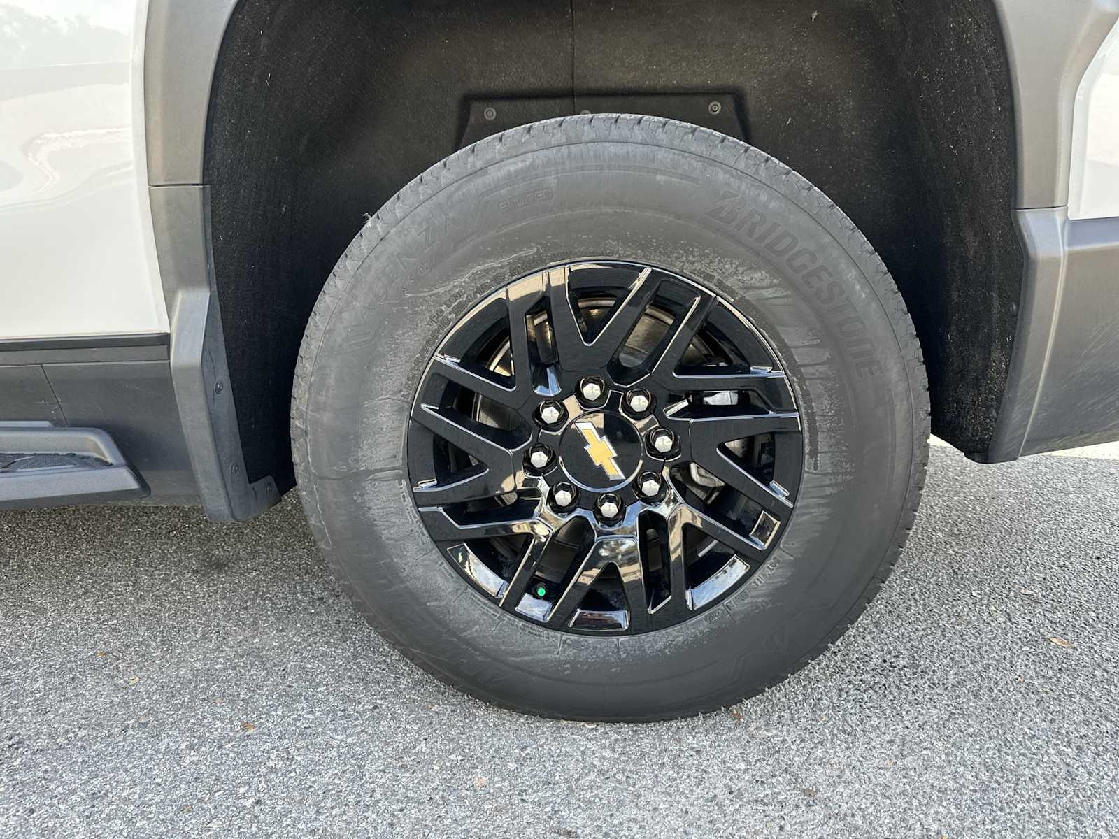 Thumbnail: 2024 Chevrolet Silverado EV - 12