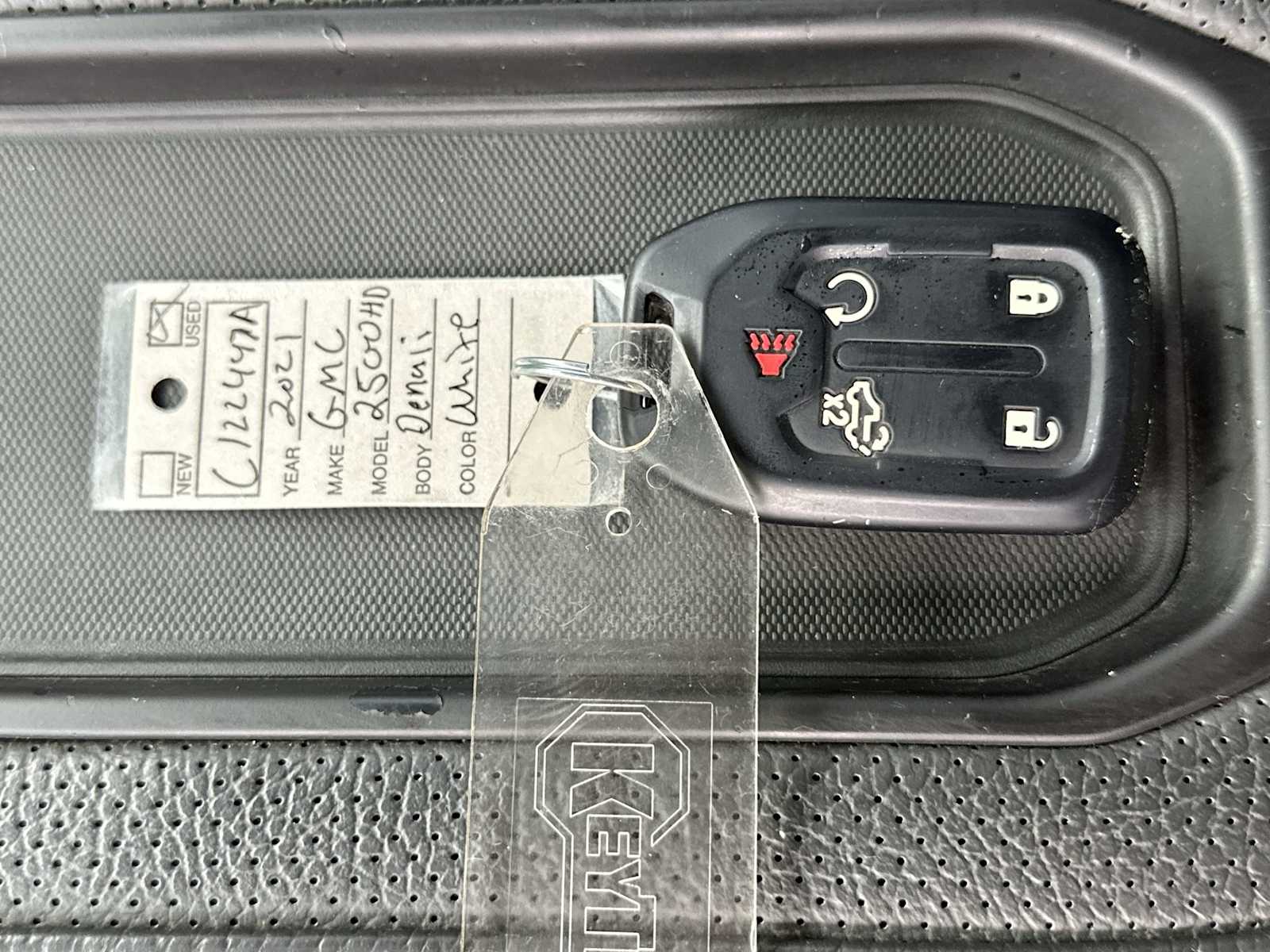 Thumbnail: 2021 GMC Sierra 2500 - 26