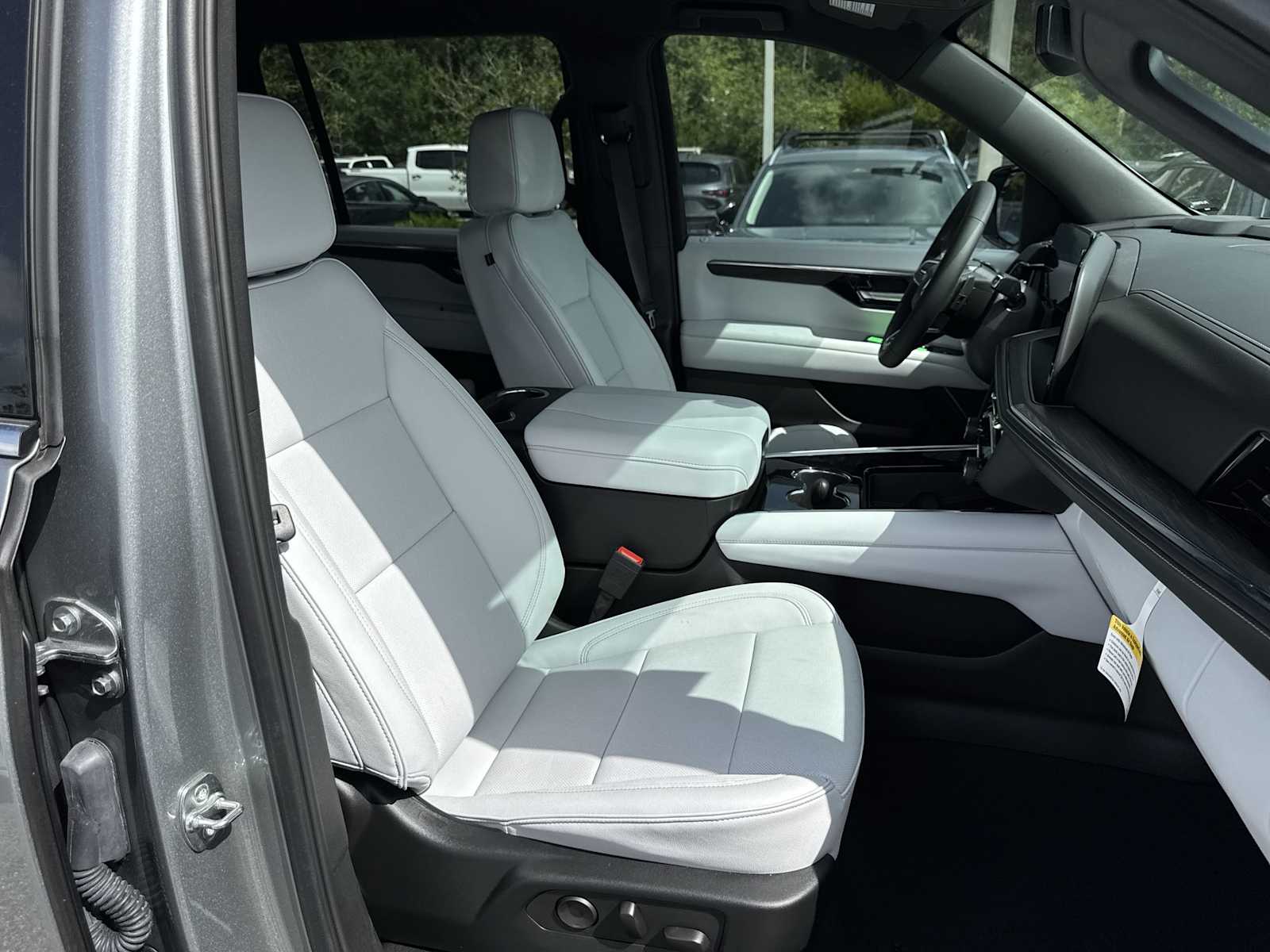 Thumbnail: 2025 Chevrolet Suburban - 19