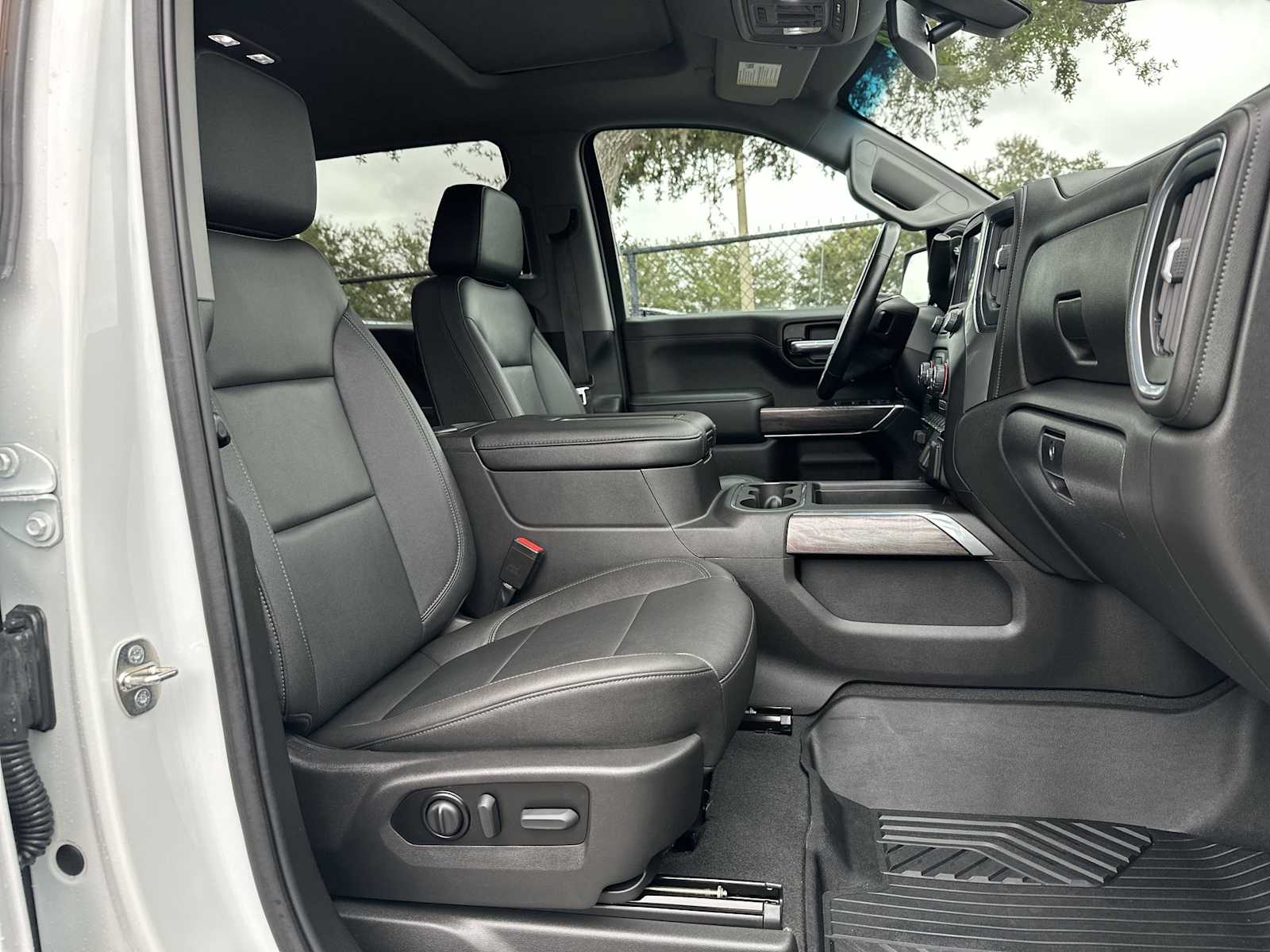 Thumbnail: 2021 Chevrolet Silverado 1500 - 19