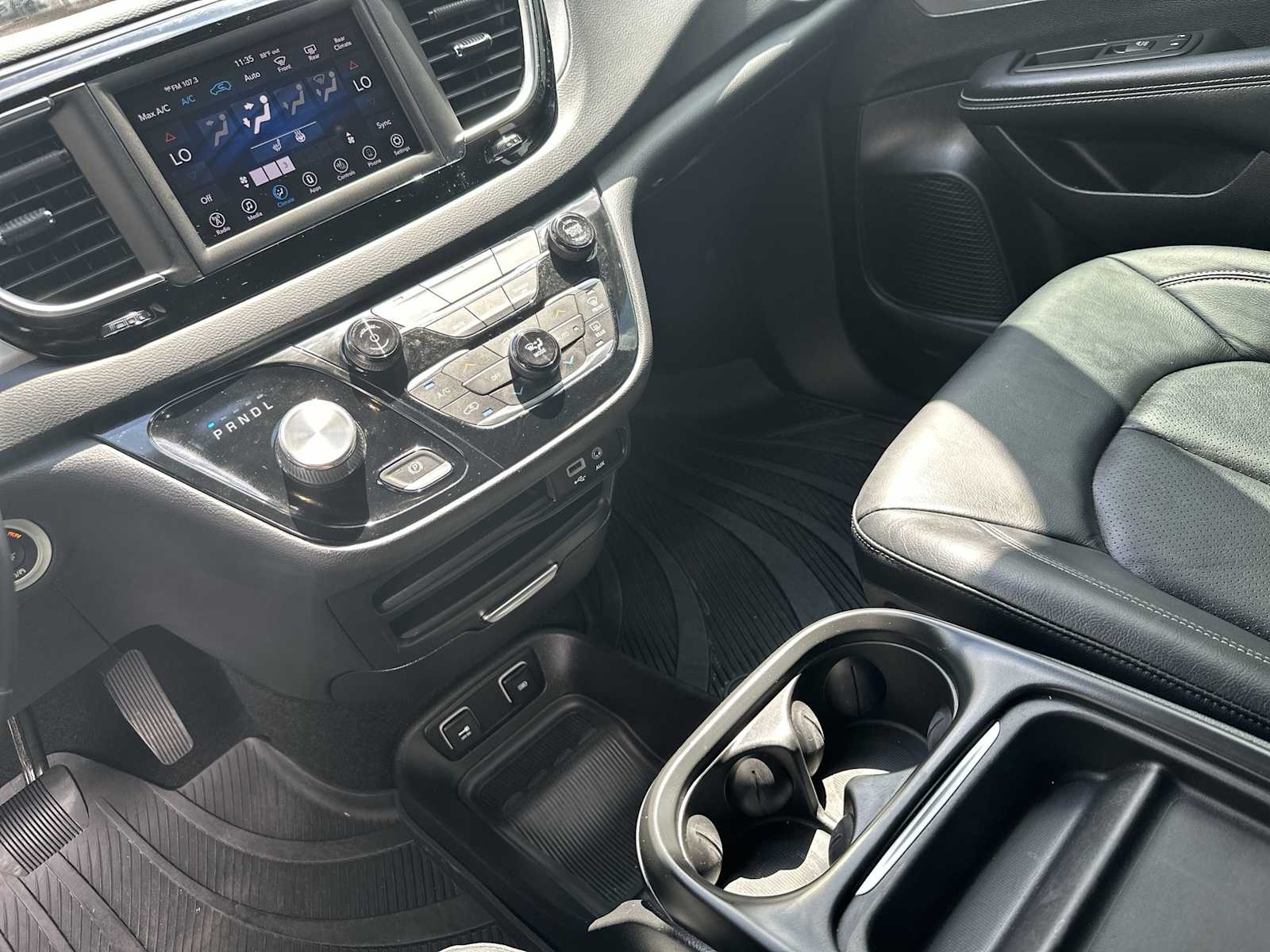 Thumbnail: 2020 Chrysler Pacifica - 21