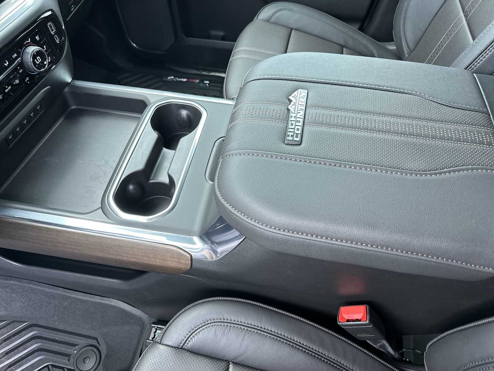 Thumbnail: 2026 Chevrolet Silverado 2500 - 21