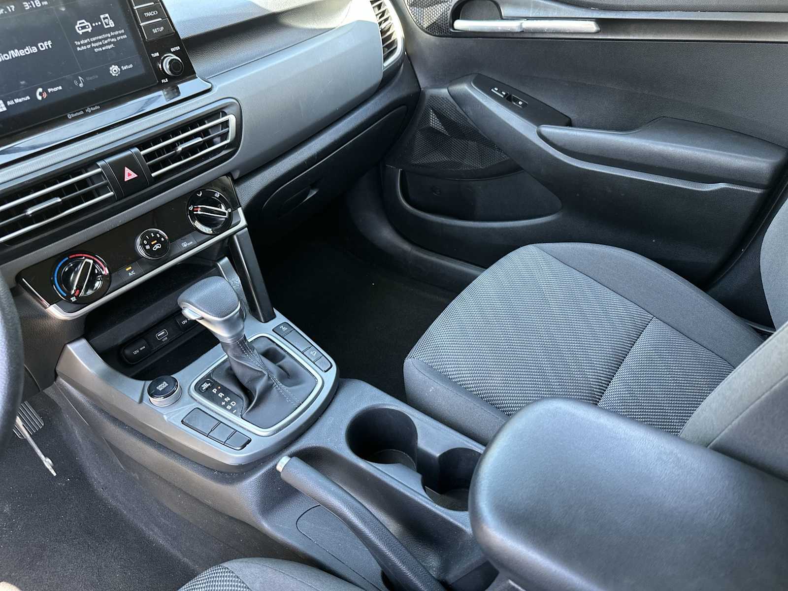 Thumbnail: 2021 Kia Seltos - 21