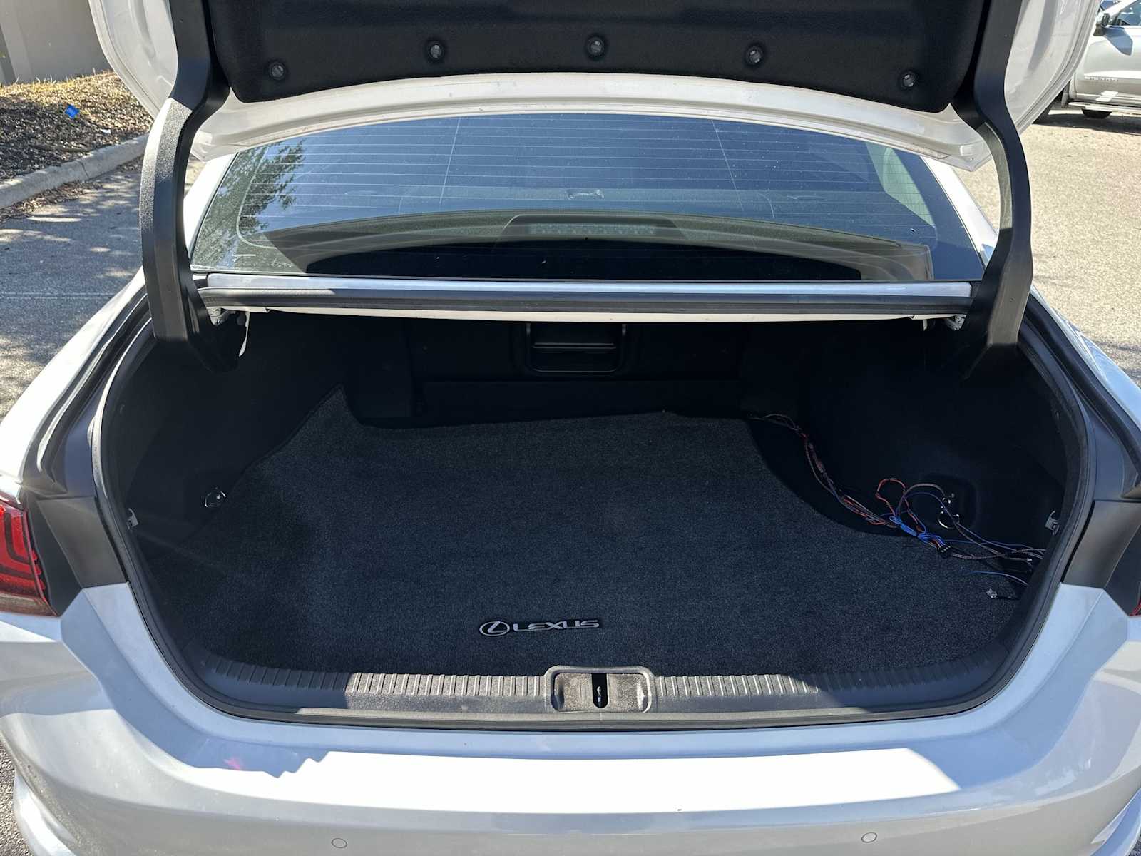 Thumbnail: 2021 Lexus ES - 26