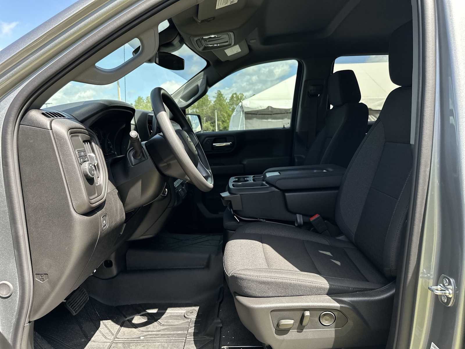 Thumbnail: 2025 Chevrolet Silverado 1500 - 2