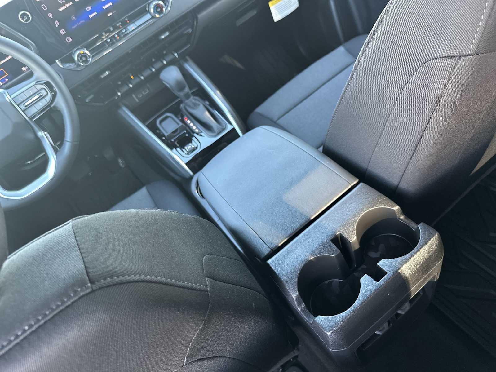 Thumbnail: 2026 Chevrolet Colorado - 21